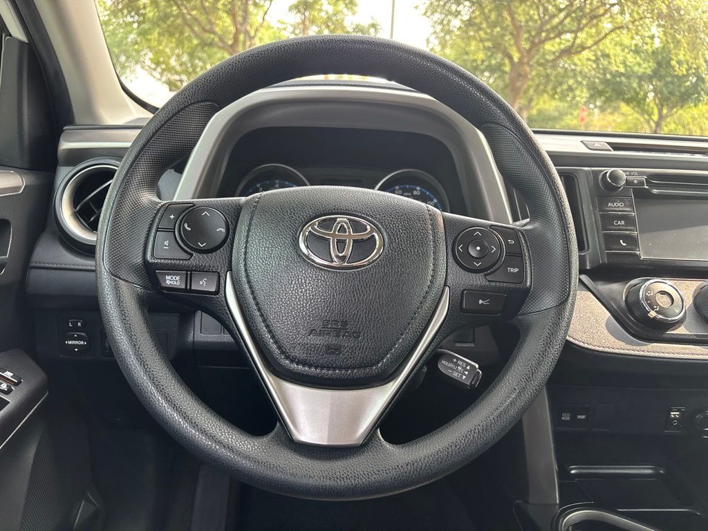 Thumbnail: 2017 Toyota RAV4 - 22