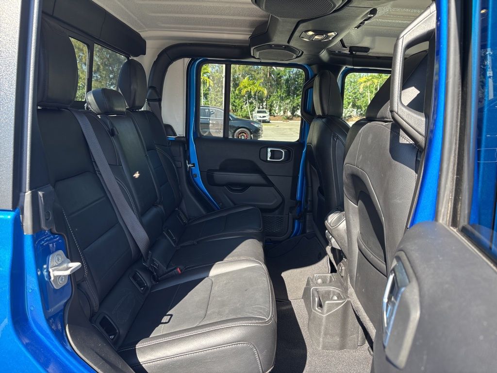 Thumbnail: 2021 Jeep Gladiator - 16