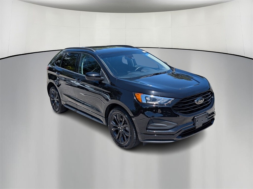 Thumbnail: 2022 Ford Edge - 2