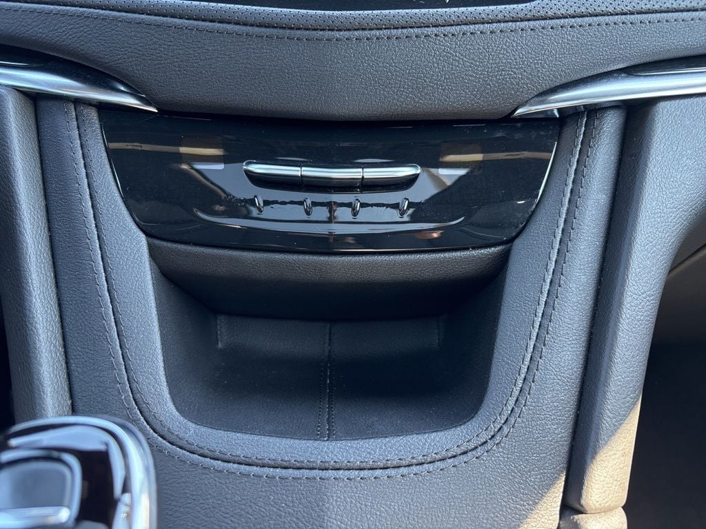 Thumbnail: 2022 Cadillac XT5 - 24