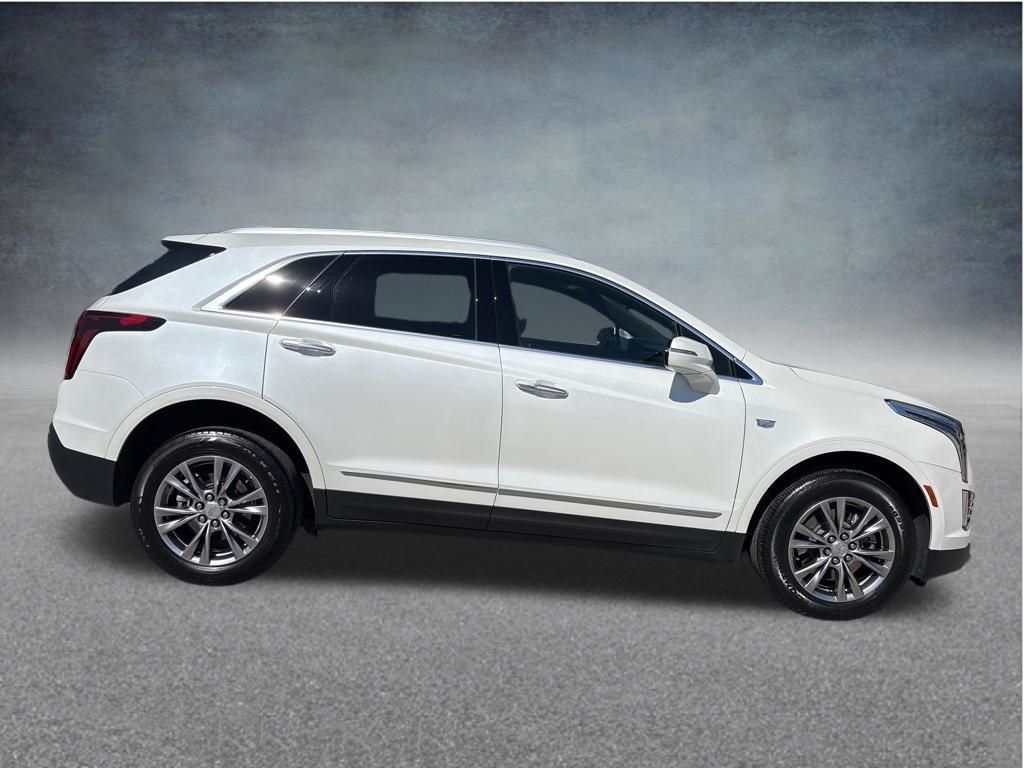 Thumbnail: 2022 Cadillac XT5 - 6