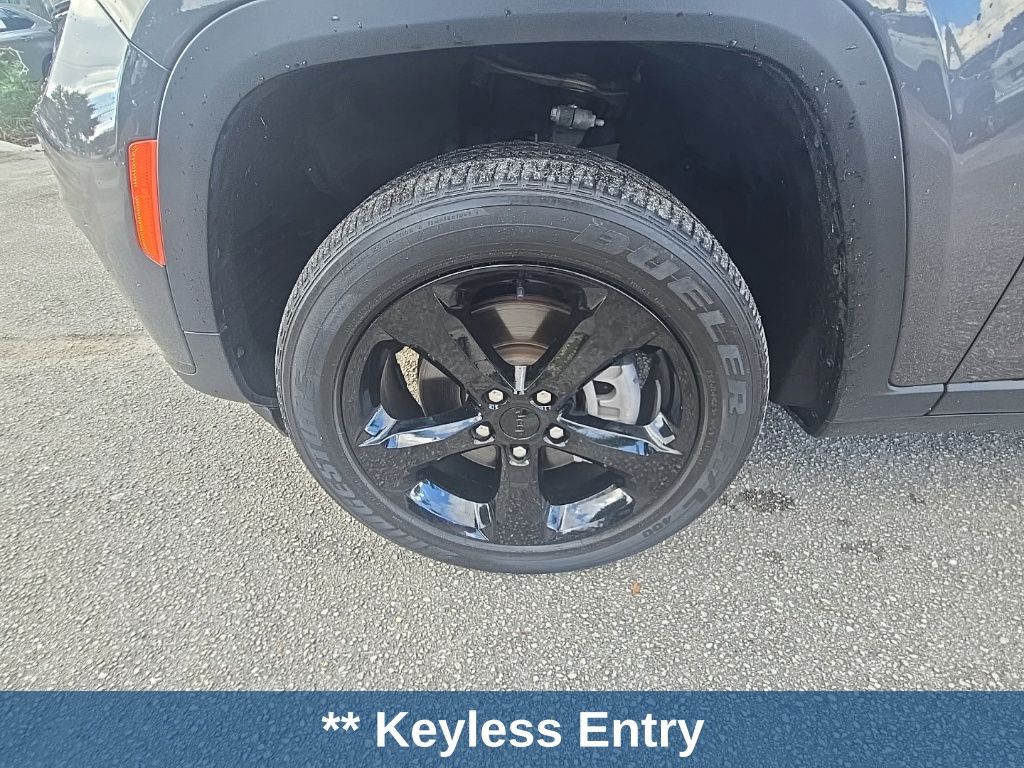 Thumbnail: 2023 Jeep Grand Cherokee - 11