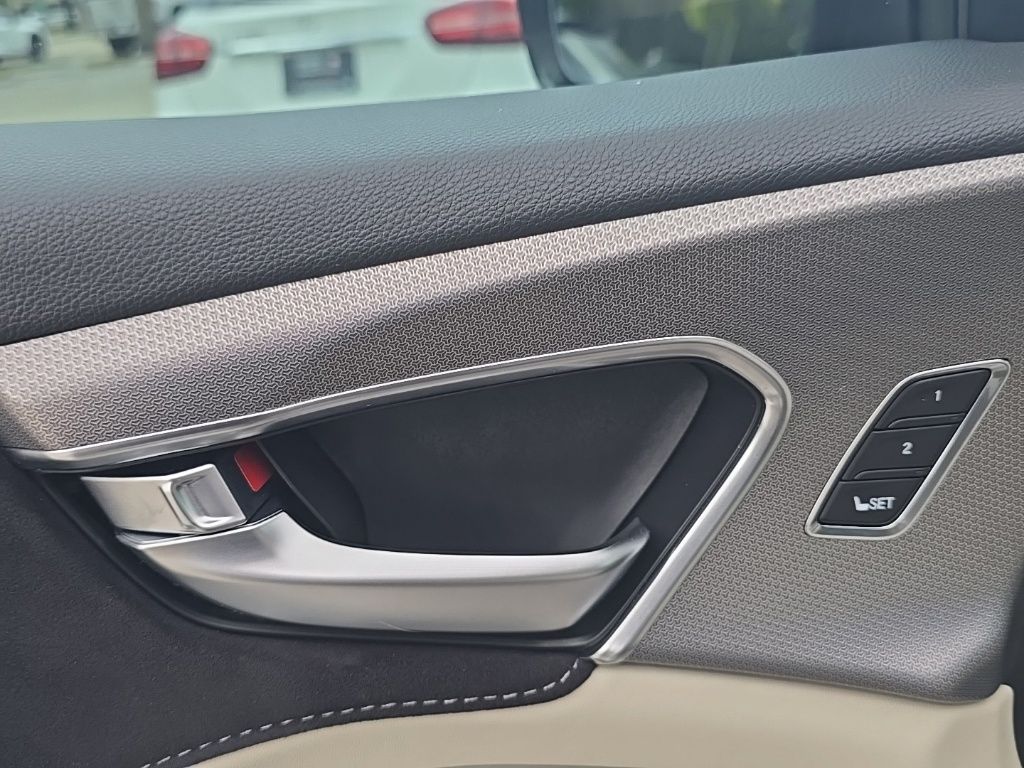 Thumbnail: 2025 Acura RDX - 15