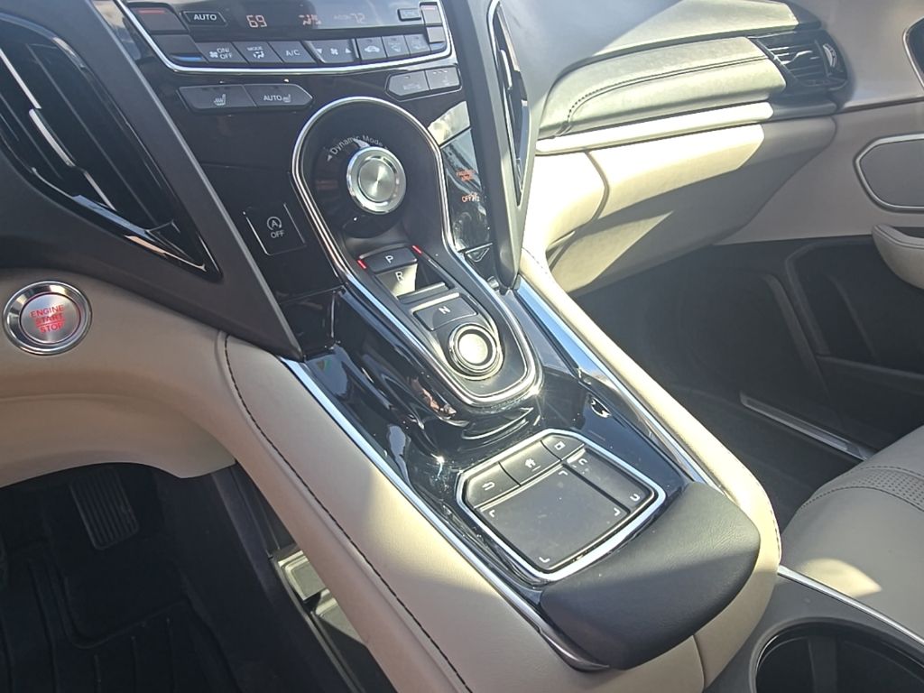 Thumbnail: 2025 Acura RDX - 25