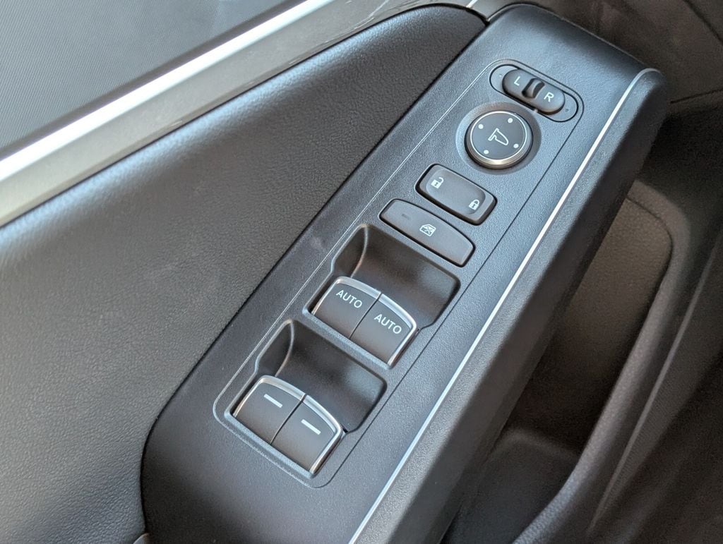 Thumbnail: 2025 Acura Integra - 20