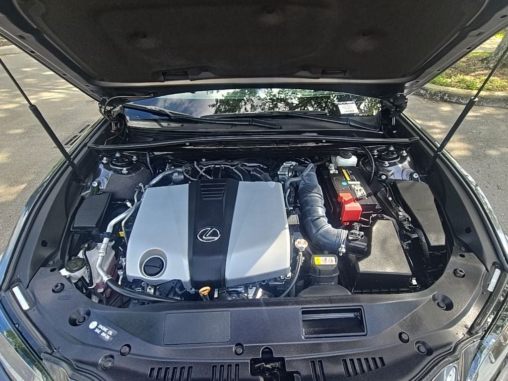 Thumbnail: 2023 Lexus ES - 29