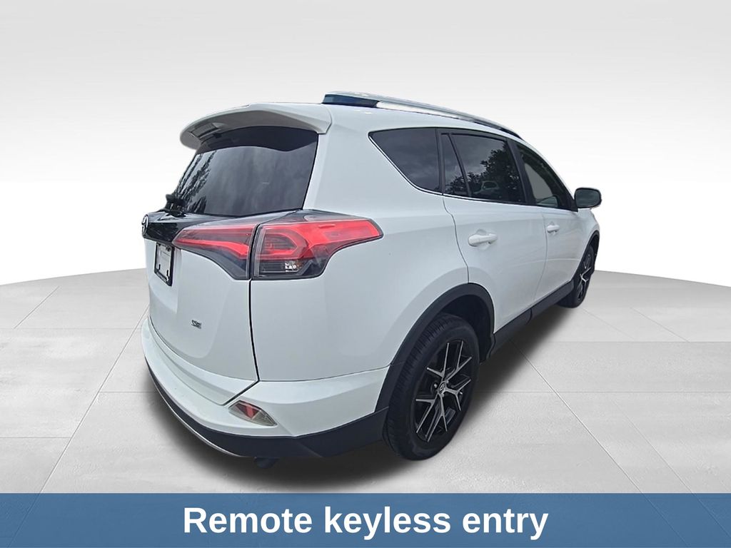 Thumbnail: 2016 Toyota RAV4 - 5