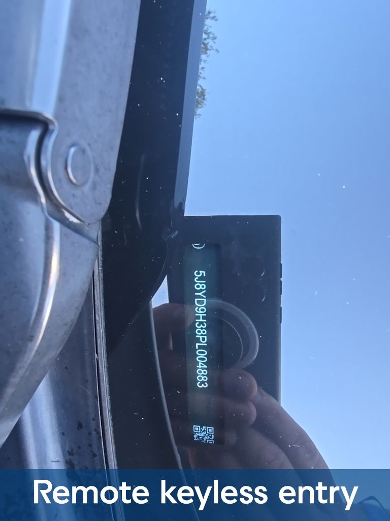 Thumbnail: 2023 Acura MDX - 18