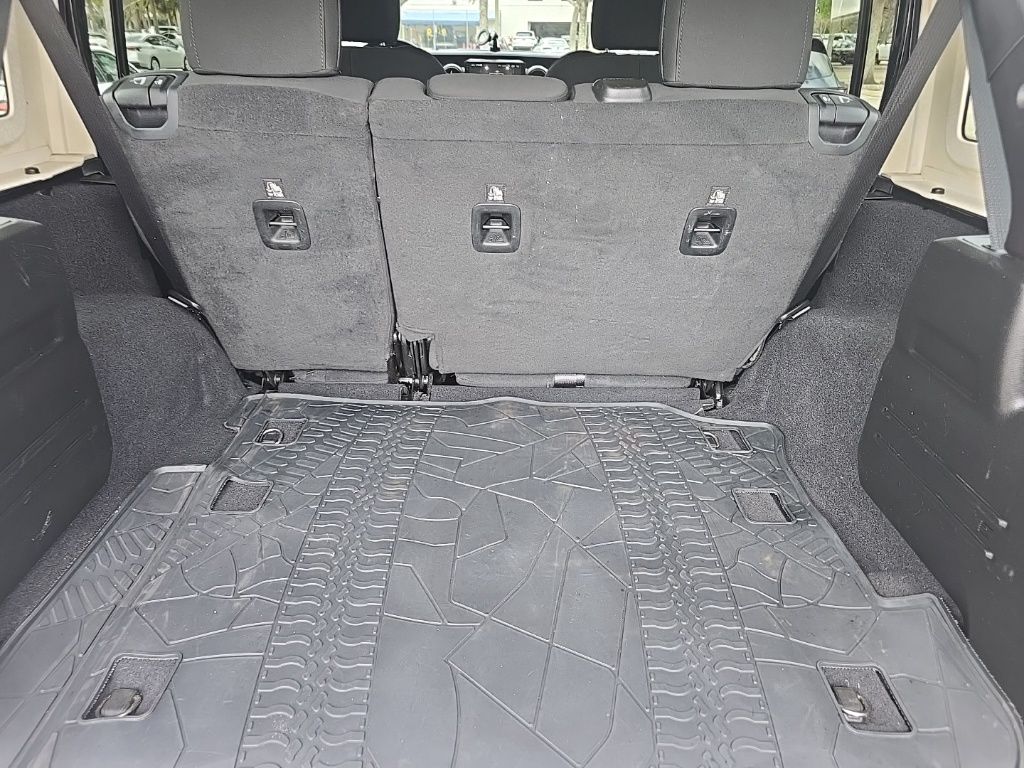 Thumbnail: 2020 Jeep Wrangler - 16