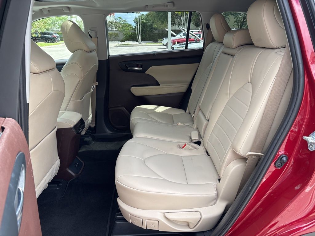 Thumbnail: 2020 Toyota Highlander - 20