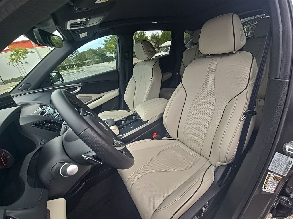 Thumbnail: 2025 Acura RDX - 19