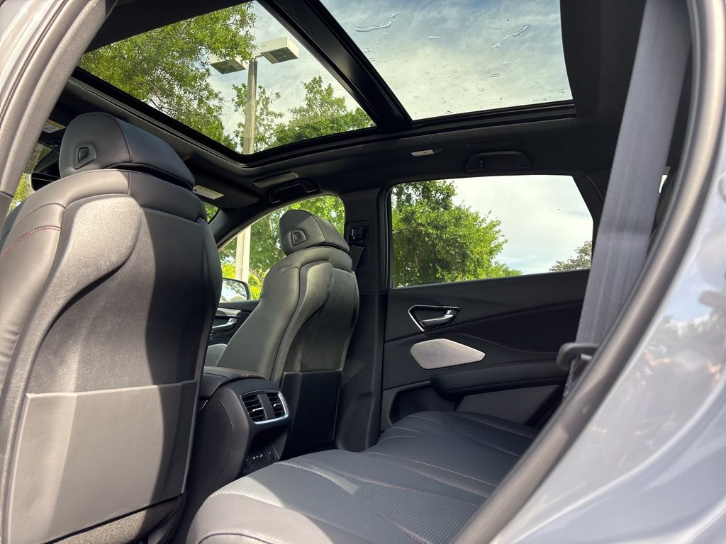 Thumbnail: 2026 Acura RDX - 18