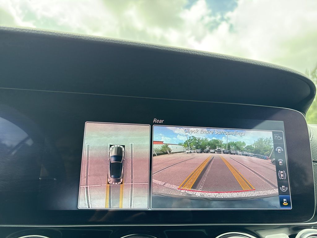 Thumbnail: 2020 Mercedes-Benz E-Class - 23