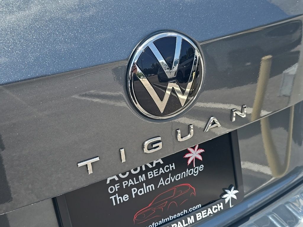 Thumbnail: 2023 Volkswagen Tiguan - 10