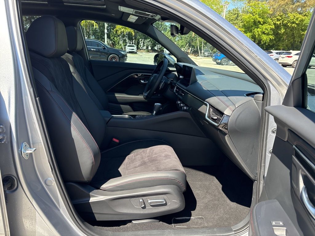 Thumbnail: 2025 Acura ADX - 16