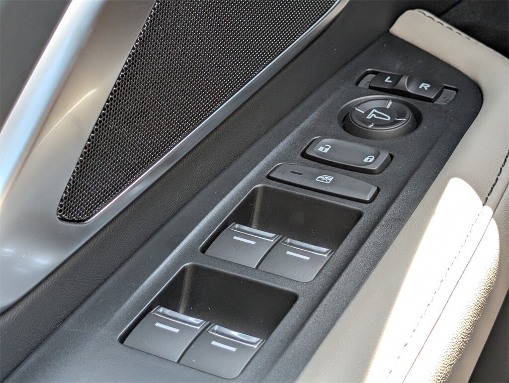 Thumbnail: 2025 Acura RDX - 22