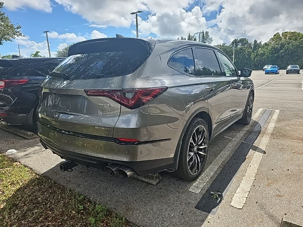 Thumbnail: 2022 Acura MDX - 4