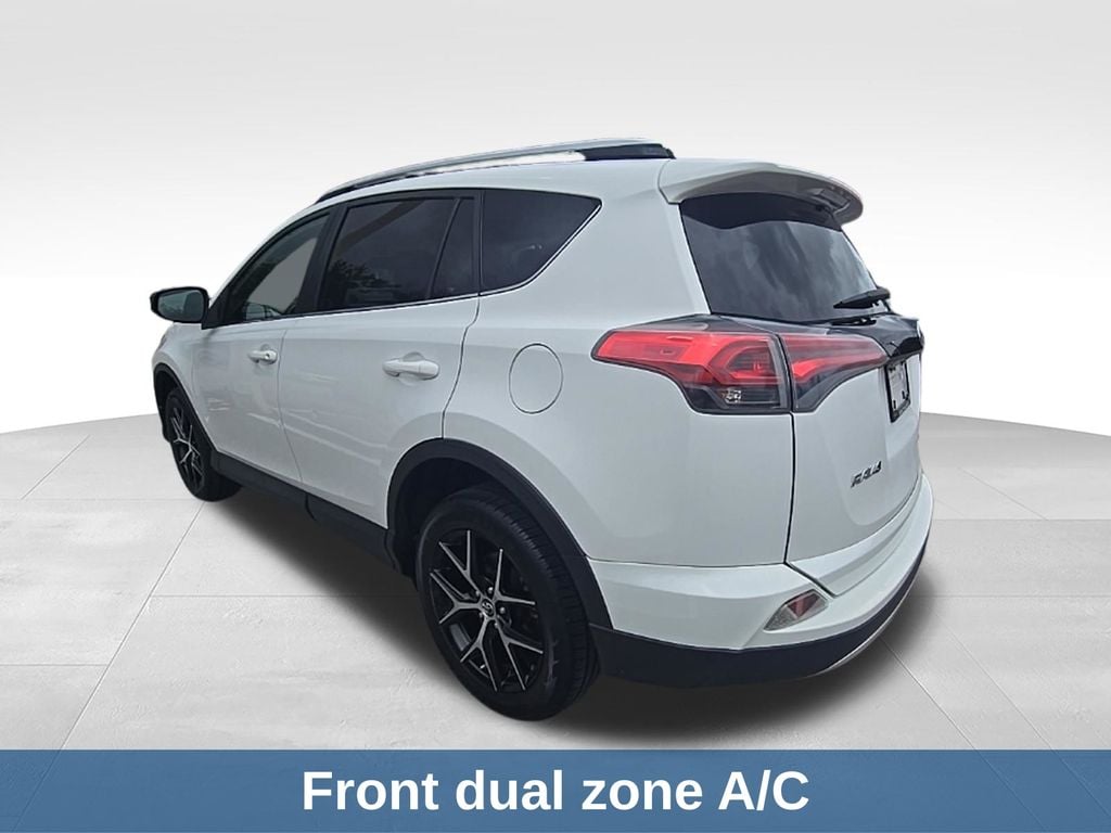 Thumbnail: 2016 Toyota RAV4 - 3
