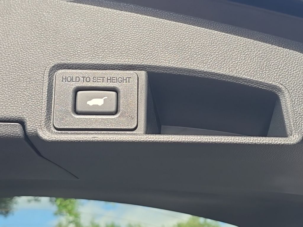 Thumbnail: 2026 Acura RDX - 35