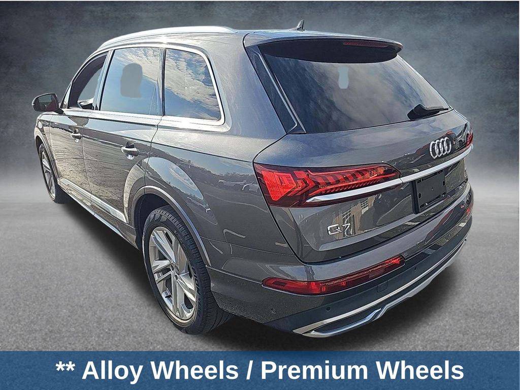 Thumbnail: 2021 Audi Q7 - 4