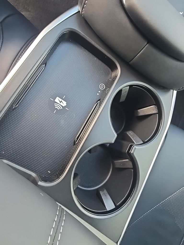 Thumbnail: 2025 Acura RDX - 25