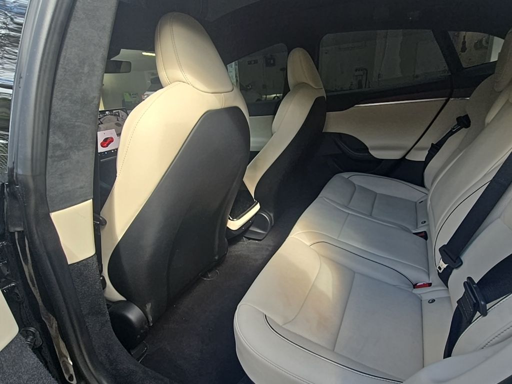 Thumbnail: 2021 Tesla Model S - 28