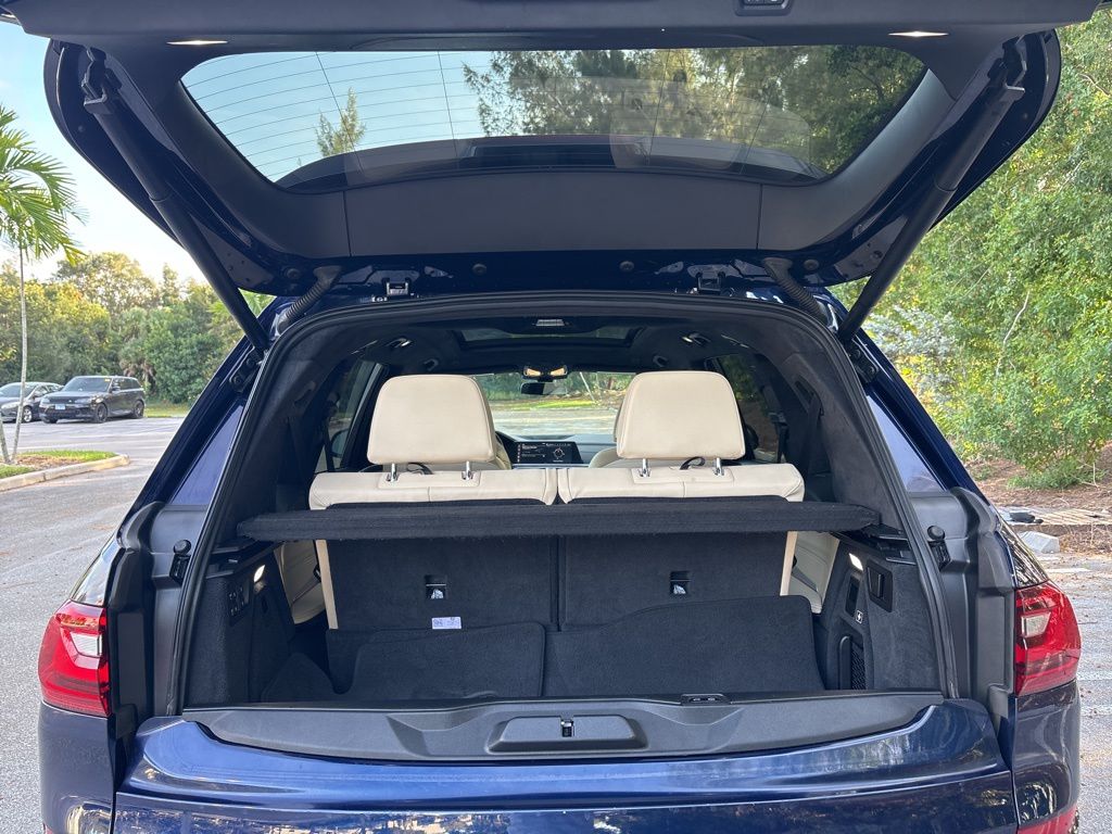 Thumbnail: 2021 BMW X7 - 29