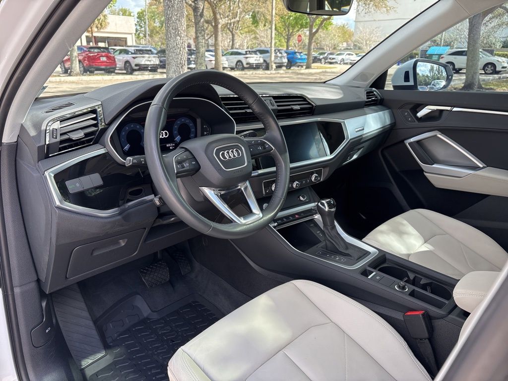 Thumbnail: 2020 Audi Q3 - 13