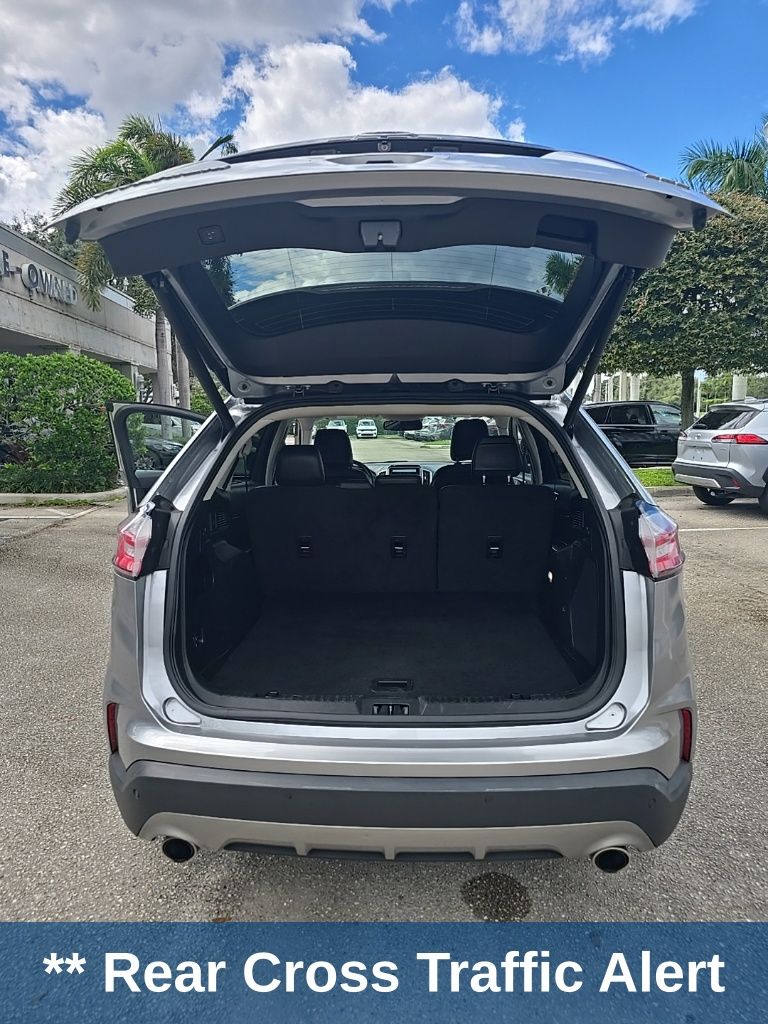 Thumbnail: 2022 Ford Edge - 22