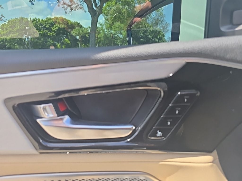Thumbnail: 2023 Acura MDX - 15