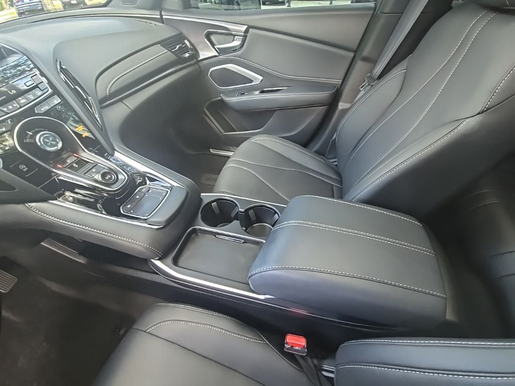 Thumbnail: 2025 Acura RDX - 24