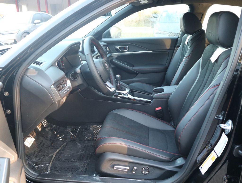 Thumbnail: 2025 Acura Integra - 11