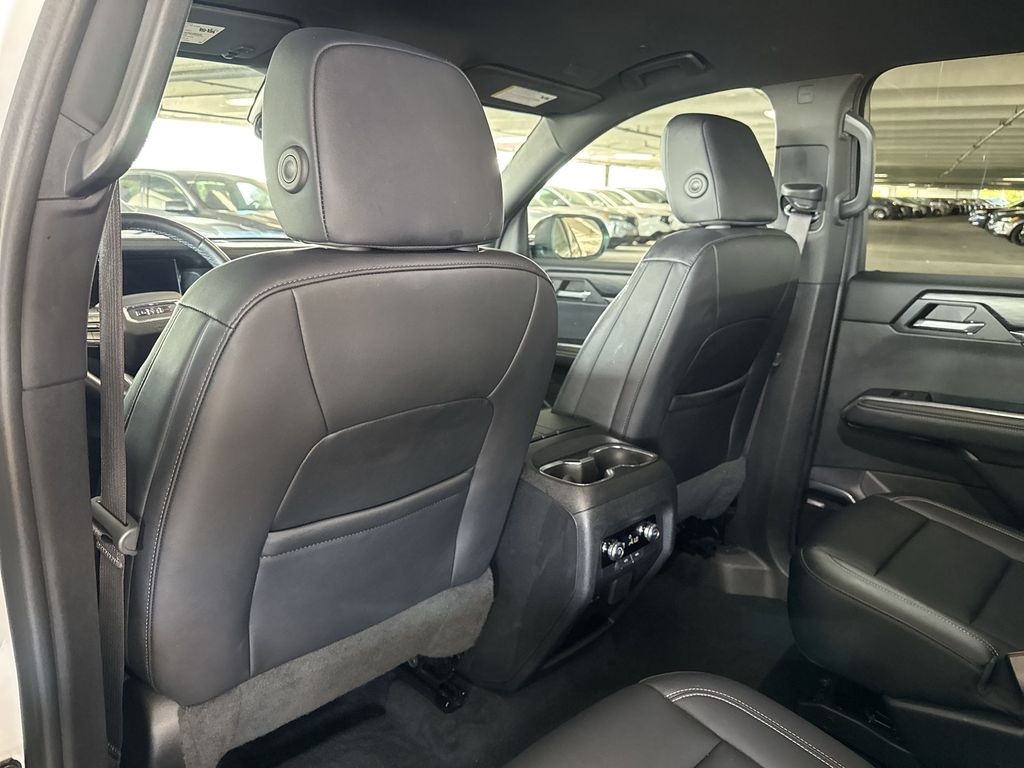 Thumbnail: 2024 GMC Acadia - 24