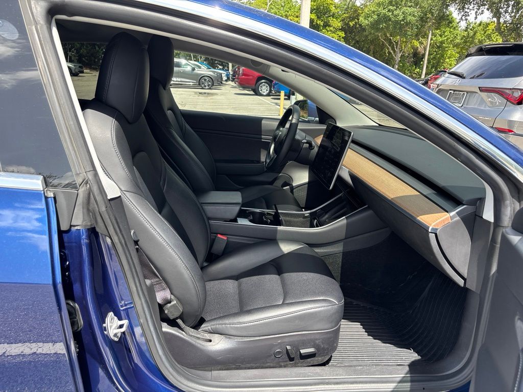 Thumbnail: 2019 Tesla Model 3 - 23