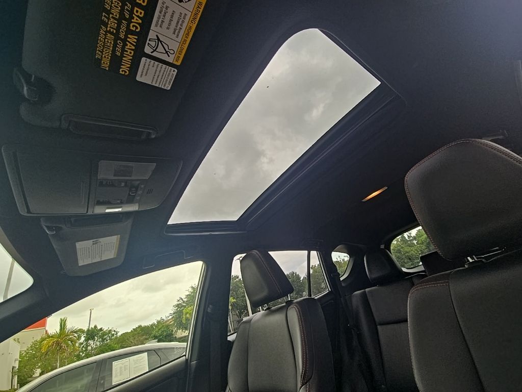 Thumbnail: 2016 Toyota RAV4 - 24