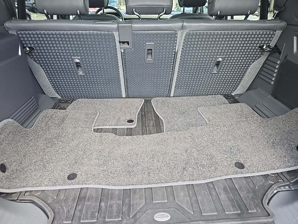 Thumbnail: 2021 Land Rover Defender - 32