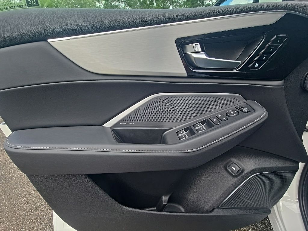 Thumbnail: 2026 Acura MDX - 12