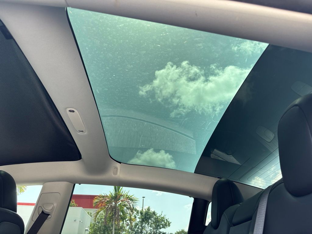 Thumbnail: 2019 Tesla Model 3 - 32