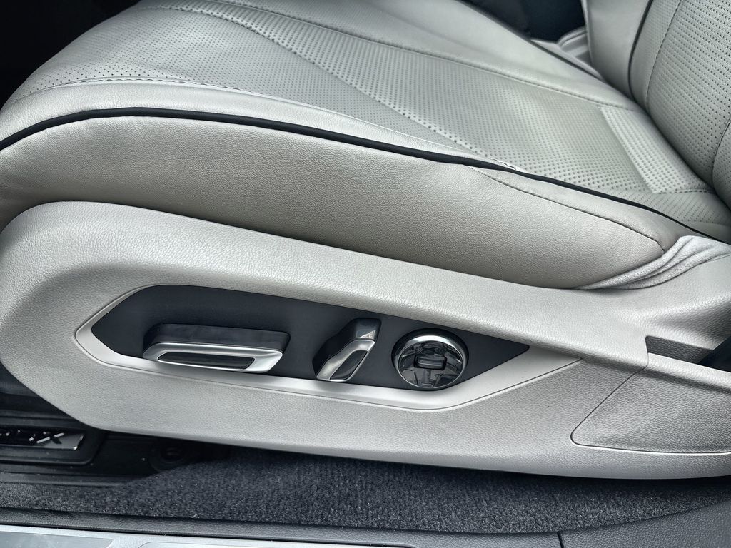 Thumbnail: 2026 Acura RDX - 14