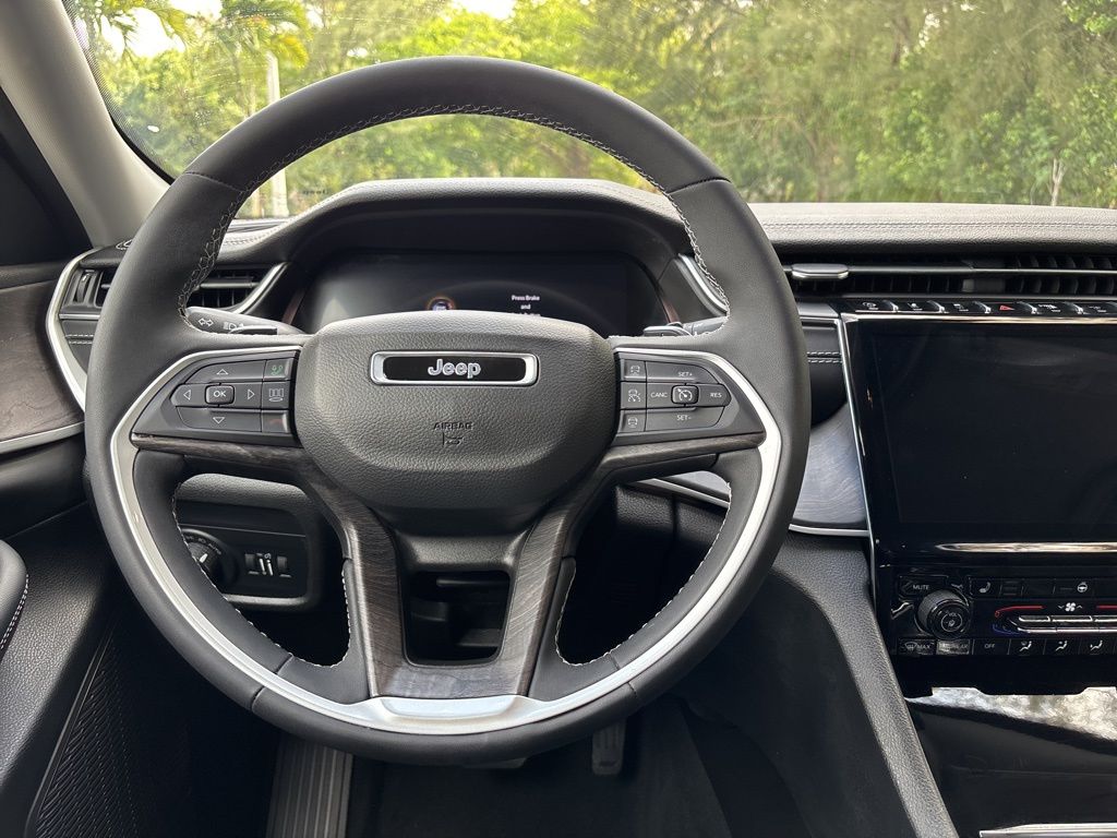 Thumbnail: 2023 Jeep Grand Cherokee - 22