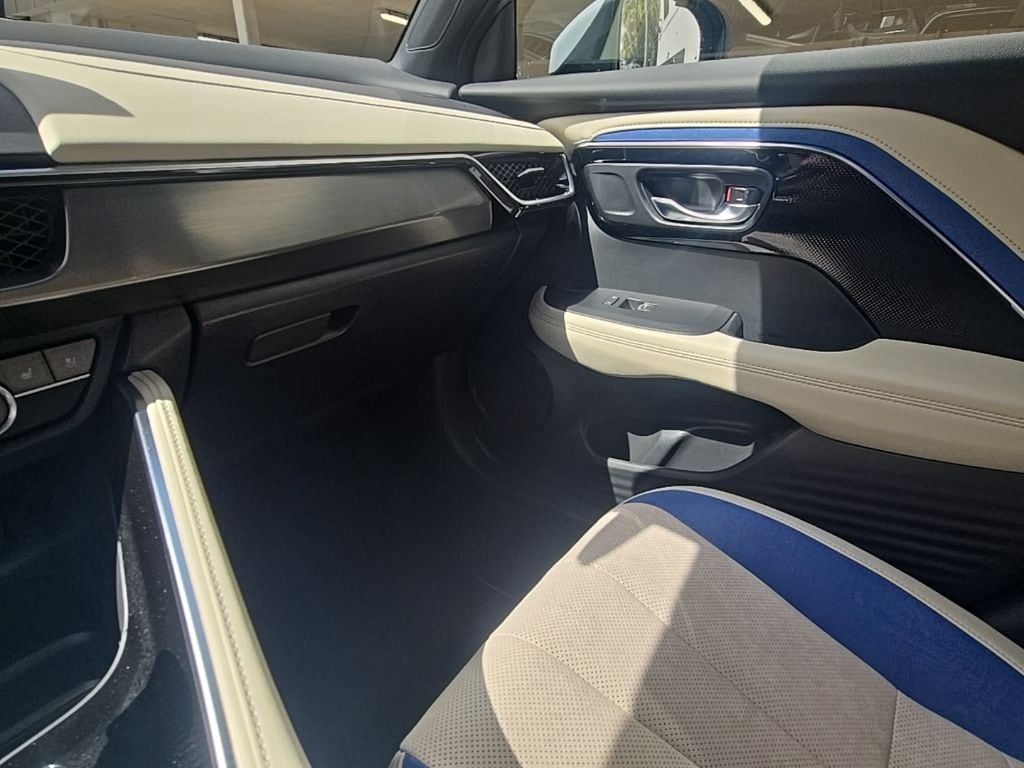 Thumbnail: 2025 Acura ADX - 22