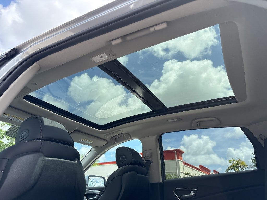 Thumbnail: 2026 Acura RDX - 19