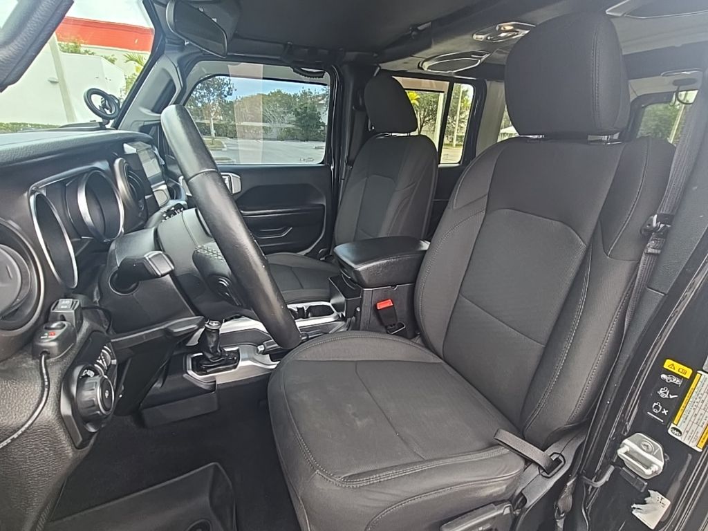 Thumbnail: 2020 Jeep Wrangler - 21