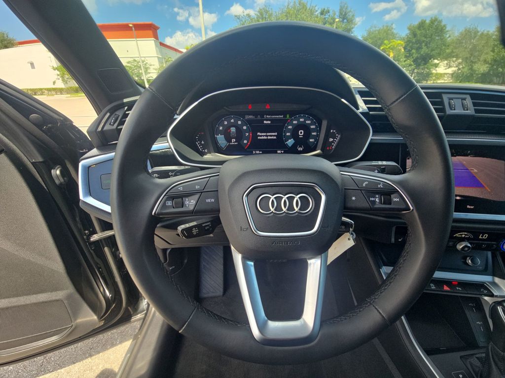 Thumbnail: 2025 Audi Q3 - 16