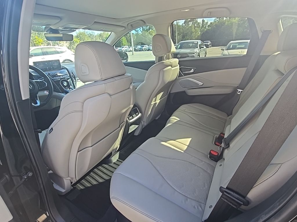 Thumbnail: 2025 Acura RDX - 32