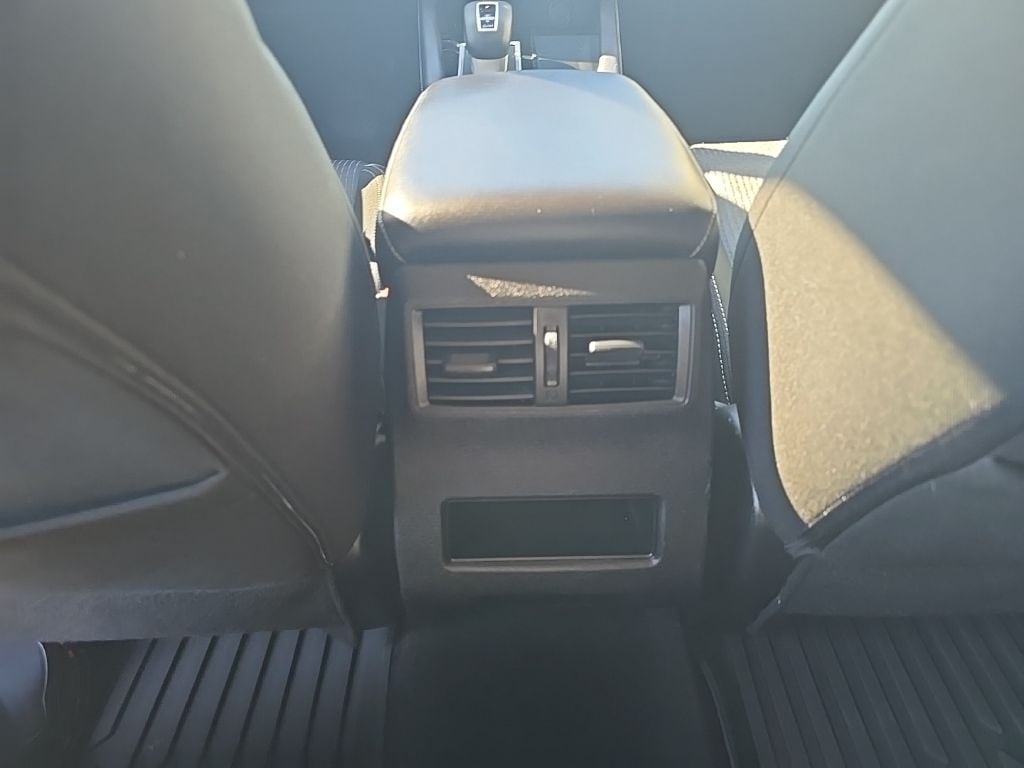 Thumbnail: 2024 Mitsubishi Outlander - 29