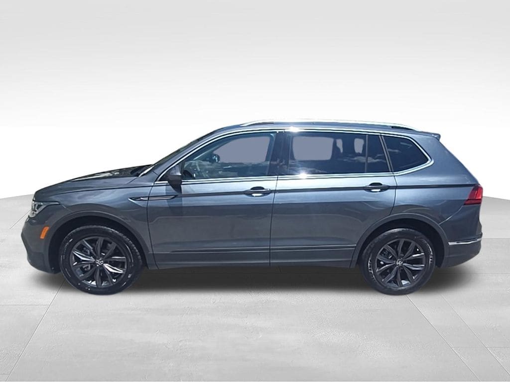 Thumbnail: 2023 Volkswagen Tiguan - 8