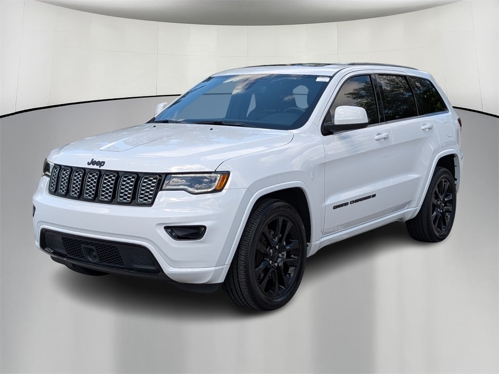 Thumbnail: 2022 Jeep Grand Cherokee - 4