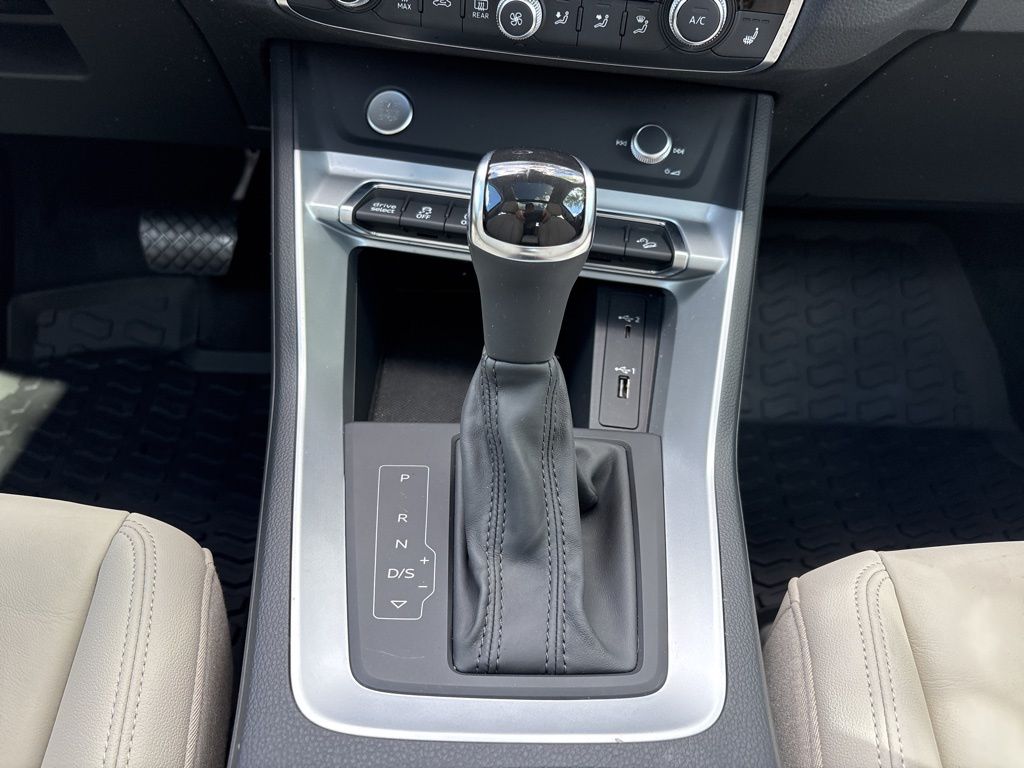 Thumbnail: 2020 Audi Q3 - 22