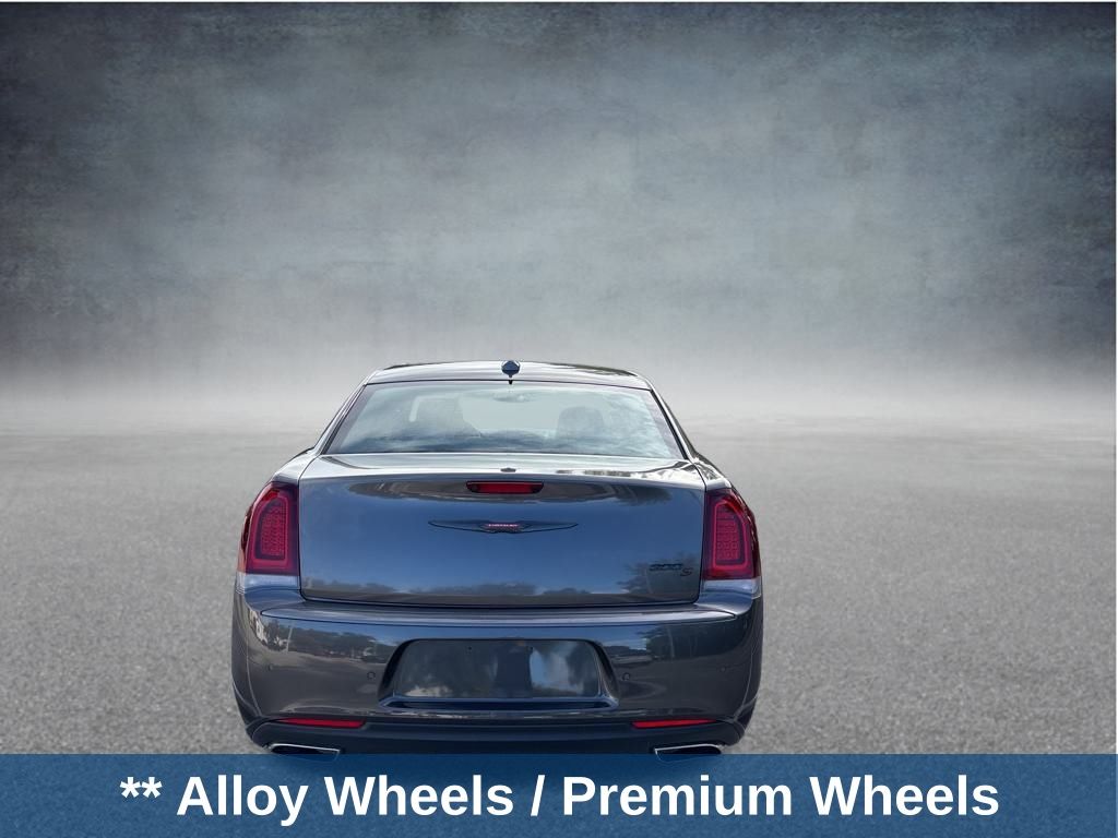 Thumbnail: 2023 Chrysler 300 - 4